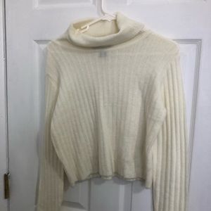 Longsleeve slightly cropped turtleneck shirt